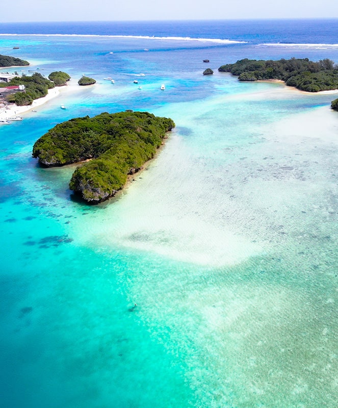 Baie de Kabira ilots et eau turquoise